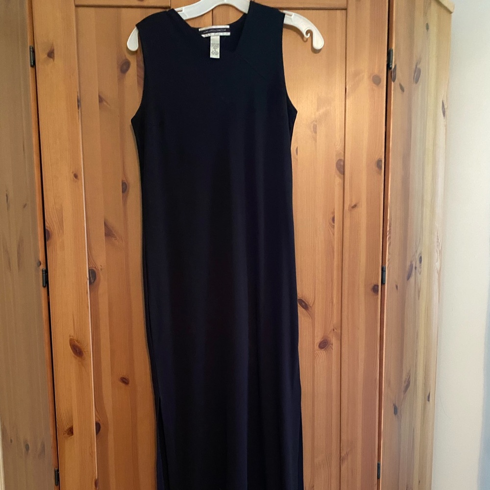 Amanda Smith black maxi dress in a small w/slits